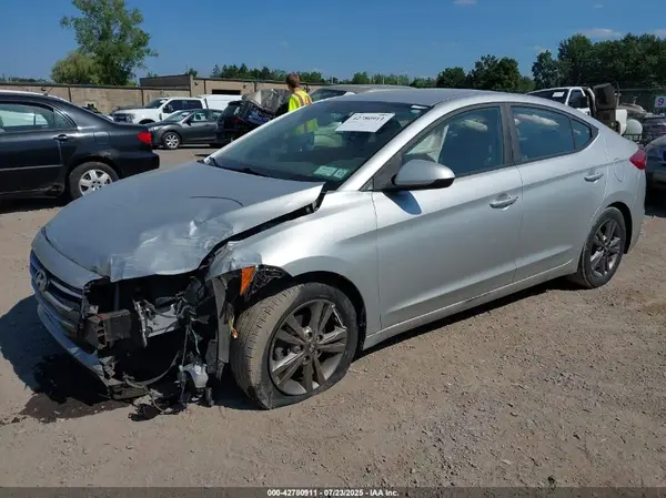 5NPD84LF1HH131390 2017 HYUNDAI ELANTRA - Image 2