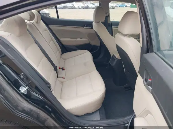 5NPD84LF1HH138694 2017 HYUNDAI ELANTRA - Image 8