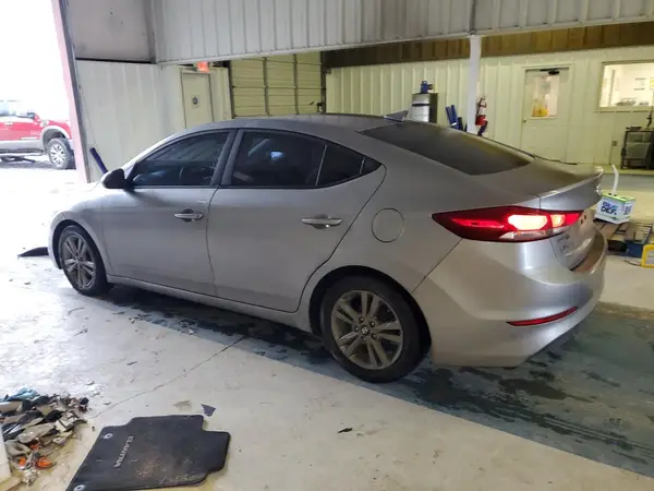 5NPD84LF1HH142065 2017 HYUNDAI ELANTRA - Image 2