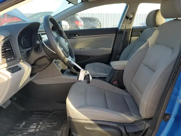 2017 HYUNDAI ELANTRA auction photo 7