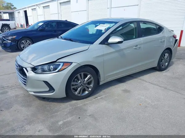 5NPD84LF1HH158945 2017 HYUNDAI ELANTRA - Image 2