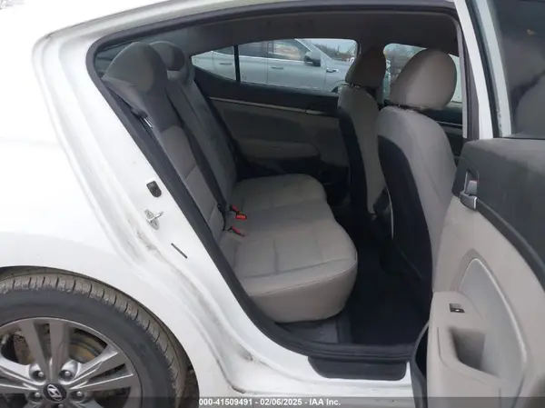 5NPD84LF1HH160596 2017 HYUNDAI ELANTRA - Image 8