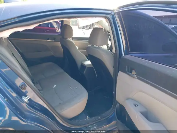 5NPD84LF1HH162574 2017 HYUNDAI ELANTRA - Image 8