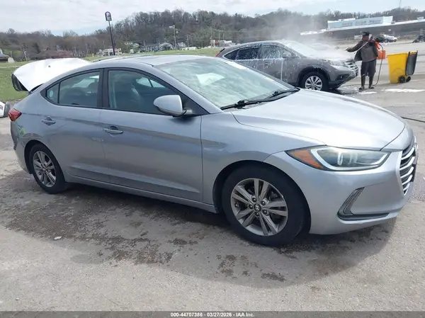 5NPD84LF1HH167922 2017 HYUNDAI ELANTRA - Image 1