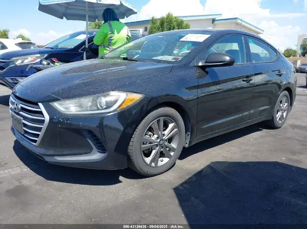5NPD84LF1HH170917 2017 HYUNDAI ELANTRA - Image 2