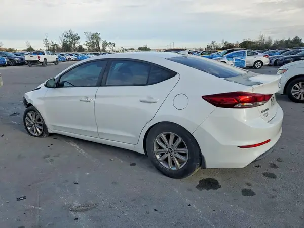 5NPD84LF1HH172473 2017 HYUNDAI ELANTRA - Image 2