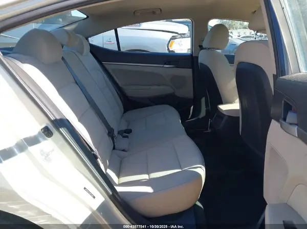 5NPD84LF1HH175602 2017 HYUNDAI ELANTRA - Image 8