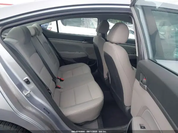 5NPD84LF1HH175664 2017 HYUNDAI ELANTRA - Image 8