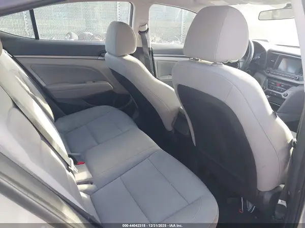 5NPD84LF1HH177317 2017 HYUNDAI ELANTRA - Image 8