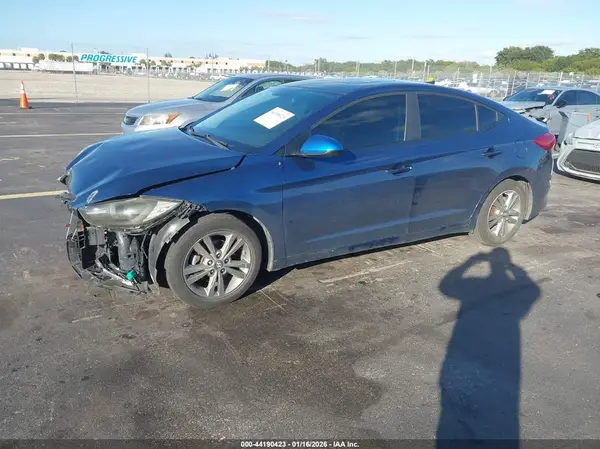 5NPD84LF1HH200367 2017 HYUNDAI ELANTRA - Image 2