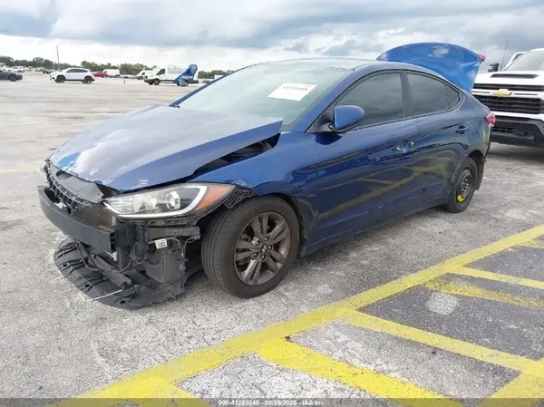 5NPD84LF1HH205603 2017 HYUNDAI ELANTRA - Image 2