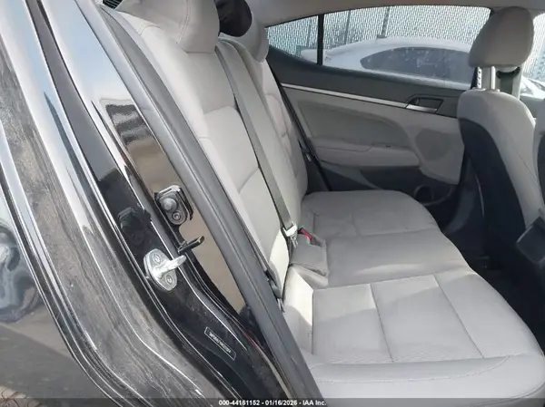 5NPD84LF1HH211014 2017 HYUNDAI ELANTRA - Image 8