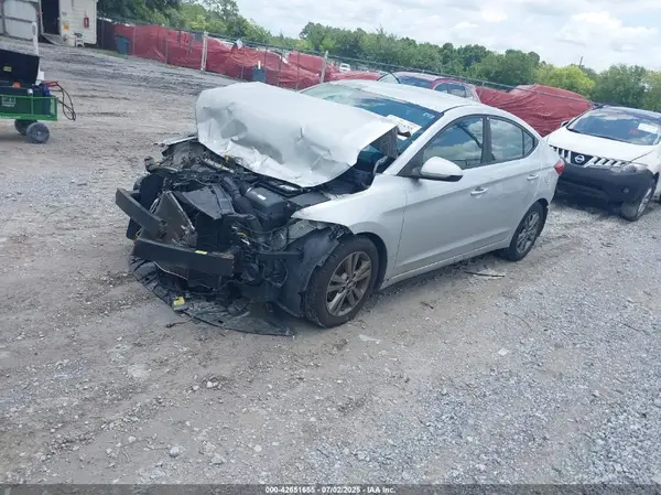 5NPD84LF1JH214811 2018 HYUNDAI ELANTRA - Image 2