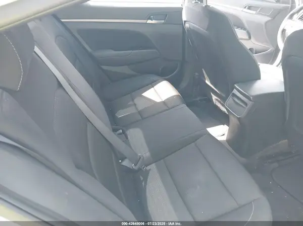5NPD84LF1JH215473 2018 HYUNDAI ELANTRA - Image 8