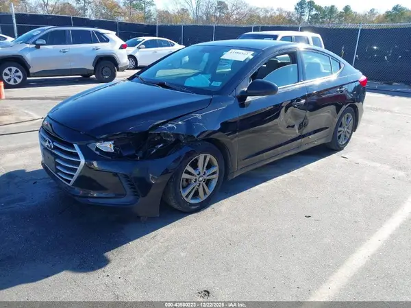 5NPD84LF1JH219703 2018 HYUNDAI ELANTRA - Image 2