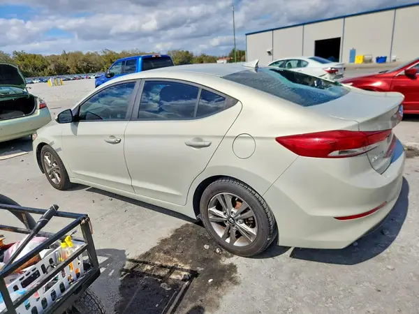 5NPD84LF1JH222746 2018 HYUNDAI ELANTRA - Image 2