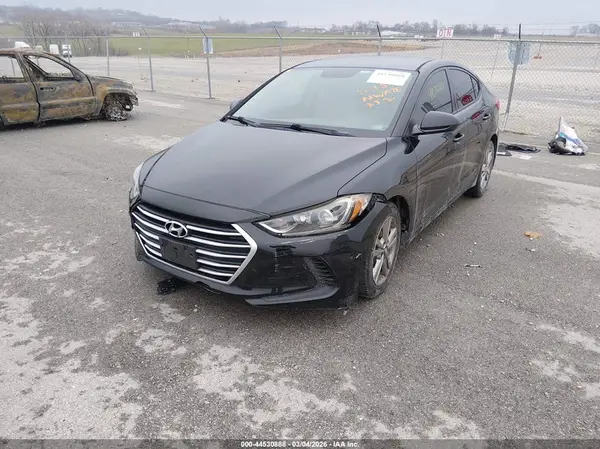 5NPD84LF1JH223654 2018 HYUNDAI ELANTRA - Image 2