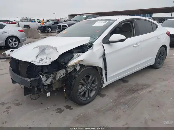 5NPD84LF1JH227817 2018 HYUNDAI ELANTRA - Image 2