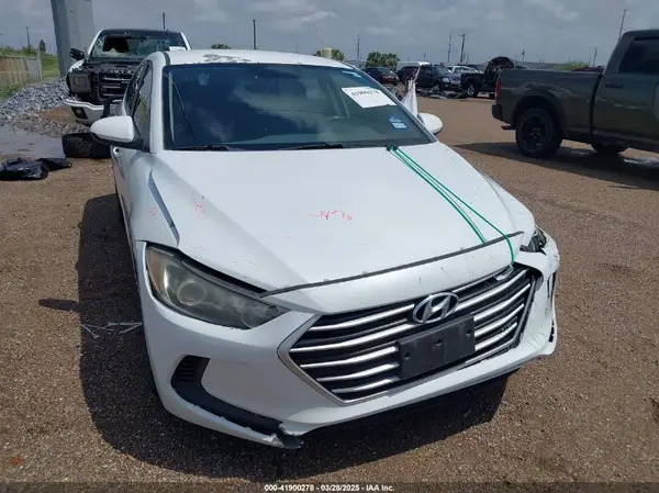 5NPD84LF1JH235173 2018 HYUNDAI ELANTRA - Image 1