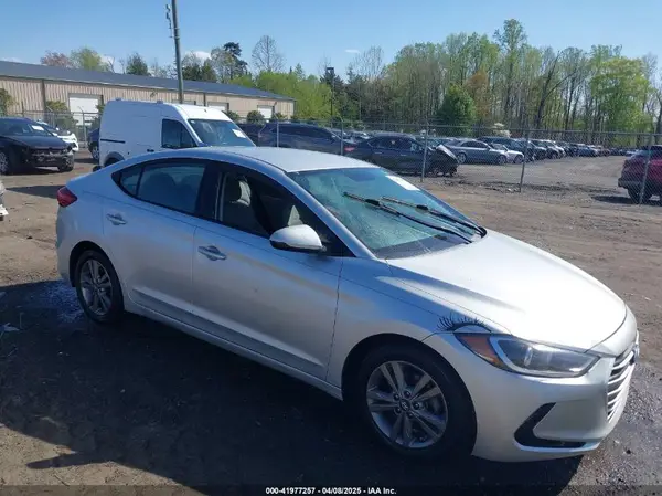 5NPD84LF1JH235707 2018 HYUNDAI ELANTRA - Image 1