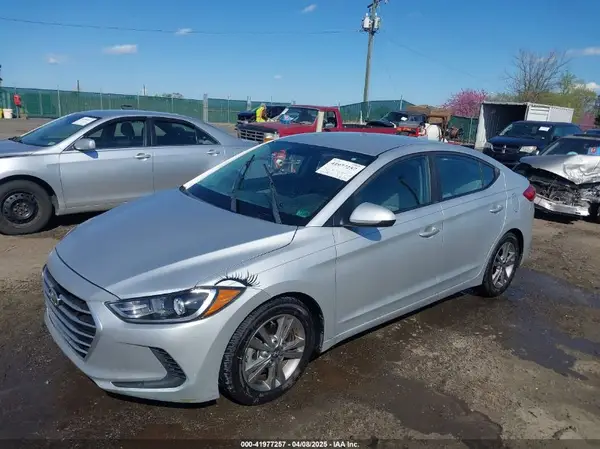 5NPD84LF1JH235707 2018 HYUNDAI ELANTRA - Image 2