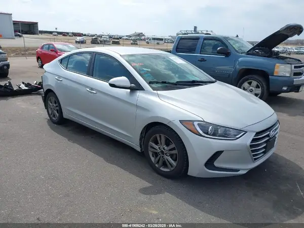 5NPD84LF1JH240308 2018 HYUNDAI ELANTRA - Image 1
