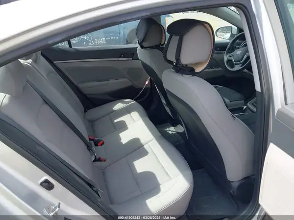 5NPD84LF1JH240308 2018 HYUNDAI ELANTRA - Image 8