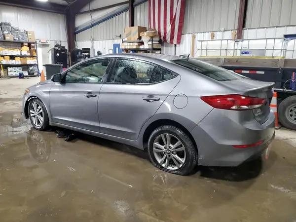 5NPD84LF1JH246111 2018 HYUNDAI ELANTRA - Image 2