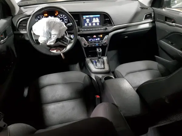 5NPD84LF1JH246111 2018 HYUNDAI ELANTRA - Image 8