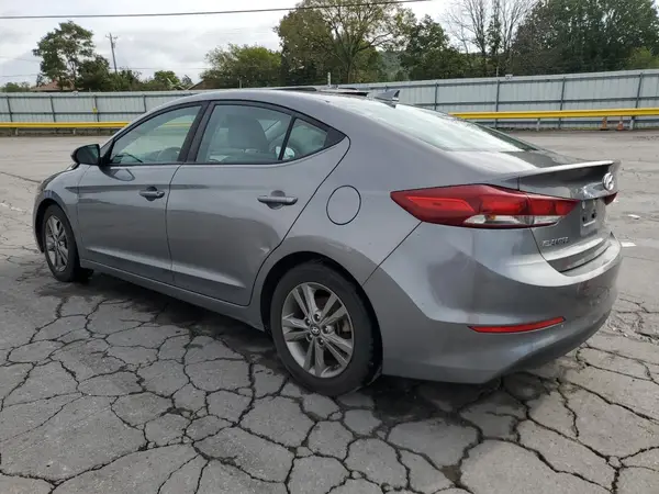 5NPD84LF1JH252894 2018 HYUNDAI ELANTRA - Image 2