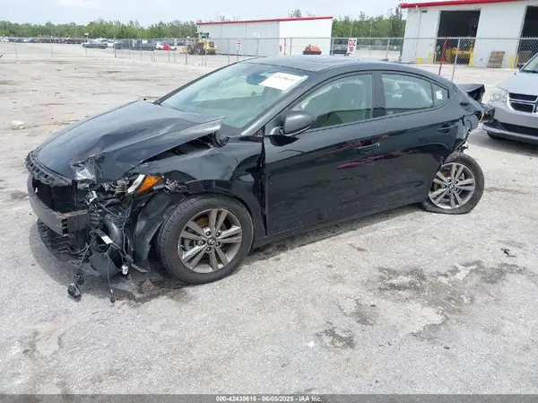 5NPD84LF1JH256833 2018 HYUNDAI ELANTRA - Image 2