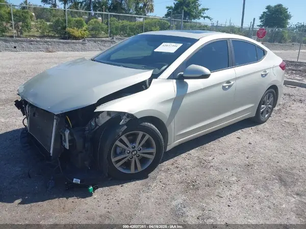 5NPD84LF1JH256931 2018 HYUNDAI ELANTRA - Image 2