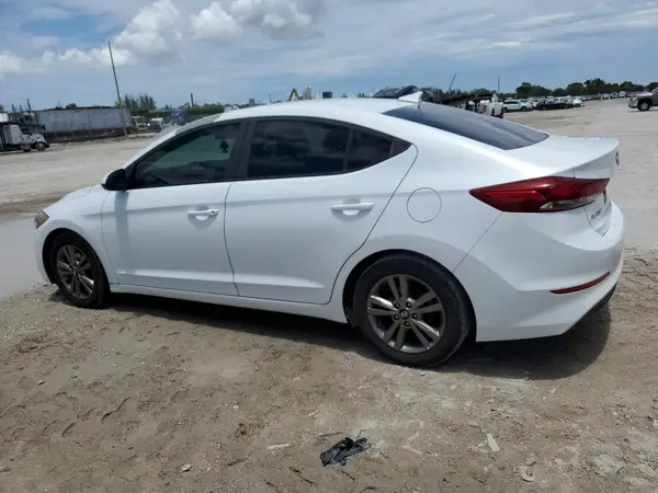 5NPD84LF1JH258047 2018 HYUNDAI ELANTRA - Image 2