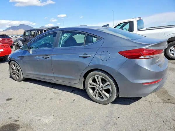 5NPD84LF1JH260817 2018 HYUNDAI ELANTRA - Image 2
