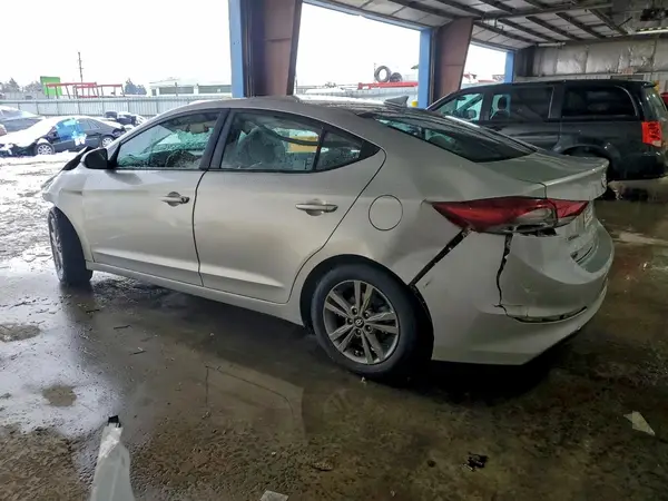 5NPD84LF1JH261871 2018 HYUNDAI ELANTRA - Image 2