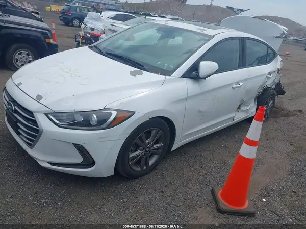 5NPD84LF1JH262292 2018 HYUNDAI ELANTRA - Image 2