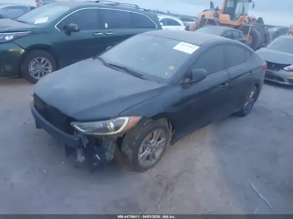 5NPD84LF1JH263250 2018 HYUNDAI ELANTRA - Image 2