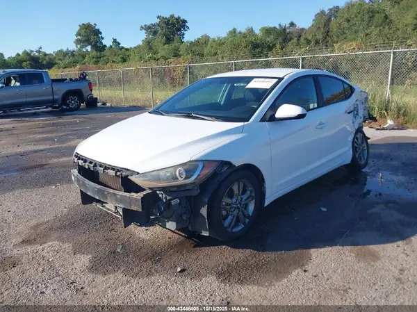 5NPD84LF1JH267038 2018 HYUNDAI ELANTRA - Image 2