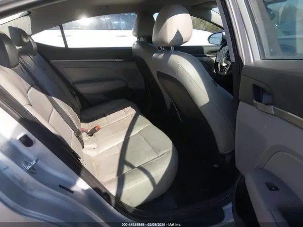 5NPD84LF1JH272353 2018 HYUNDAI ELANTRA - Image 8