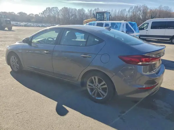 5NPD84LF1JH273602 2018 HYUNDAI ELANTRA - Image 2