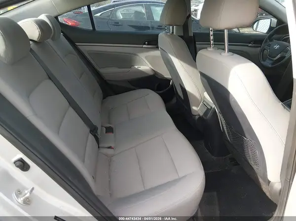 5NPD84LF1JH275592 2018 HYUNDAI ELANTRA - Image 8