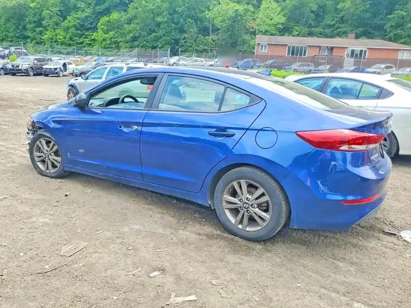 5NPD84LF1JH275933 2018 HYUNDAI ELANTRA - Image 2