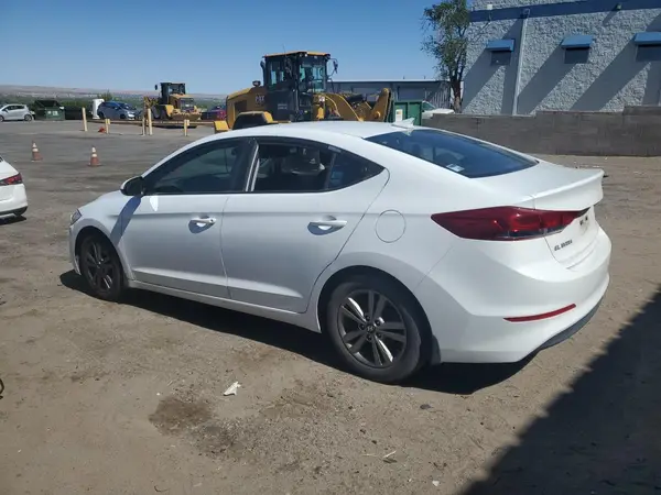 5NPD84LF1JH279450 2018 HYUNDAI ELANTRA - Image 2