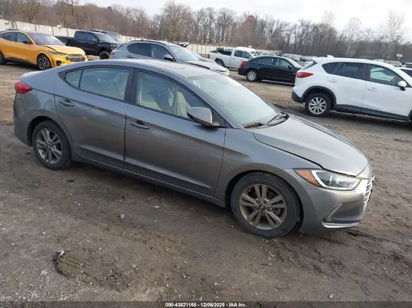 5NPD84LF1JH282736 2018 HYUNDAI ELANTRA - Image 1