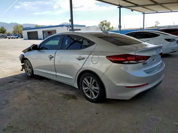 5NPD84LF1JH283370 2018 HYUNDAI ELANTRA - Image 2