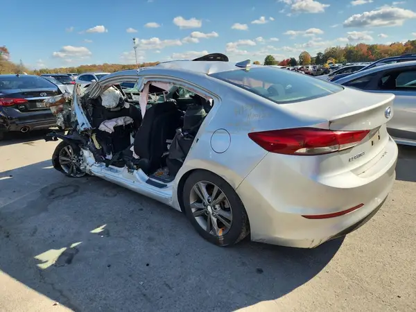 5NPD84LF1JH284261 2018 HYUNDAI ELANTRA - Image 2