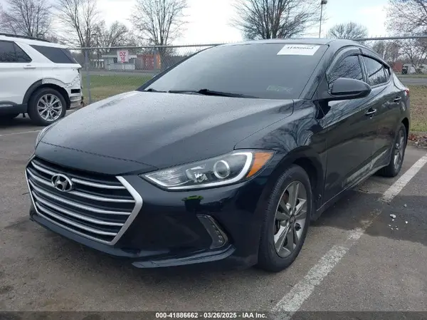 5NPD84LF1JH285717 2018 HYUNDAI ELANTRA - Image 2