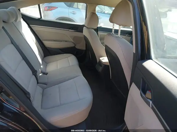 5NPD84LF1JH294028 2018 HYUNDAI ELANTRA - Image 8