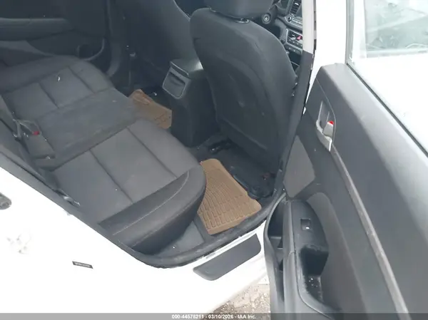 5NPD84LF1JH301964 2018 HYUNDAI ELANTRA - Image 8