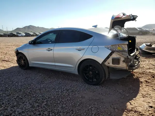 5NPD84LF1JH302662 2018 HYUNDAI ELANTRA - Image 2
